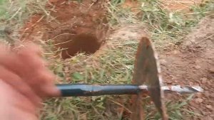 БУР САДОВЫЙ УХОДИТ В ГРУНТ САМ