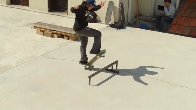 10 tricks with mini Vin's смотреть онлайн