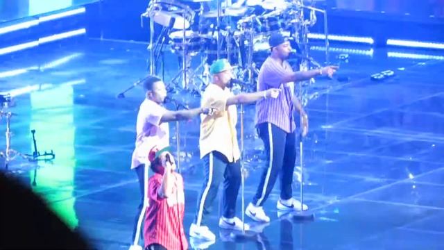Finesse Bruno Mars 24K Magic Tour MSG 9/23/2017 смотреть онлайн