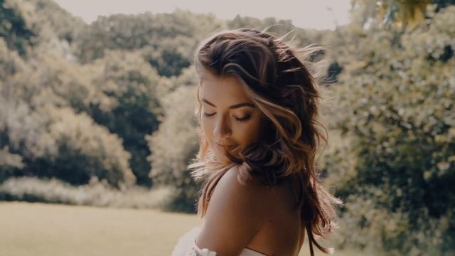 Stephanie Allin Couture. Bride by Design.