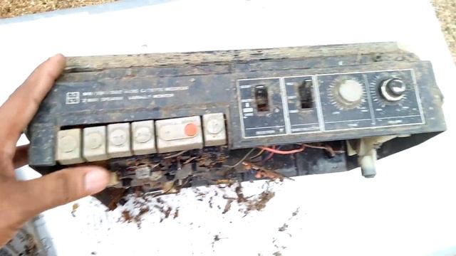 Rusty radio - Red Mercury - RQ 565D radio - How is this reuse for restoration?