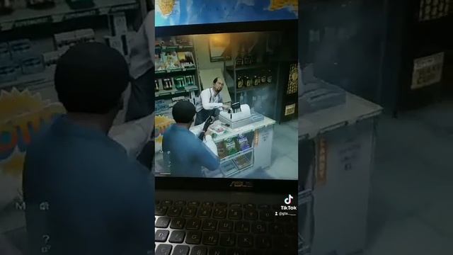 грабёж магазина в ГТА 5 смотреть онлайн