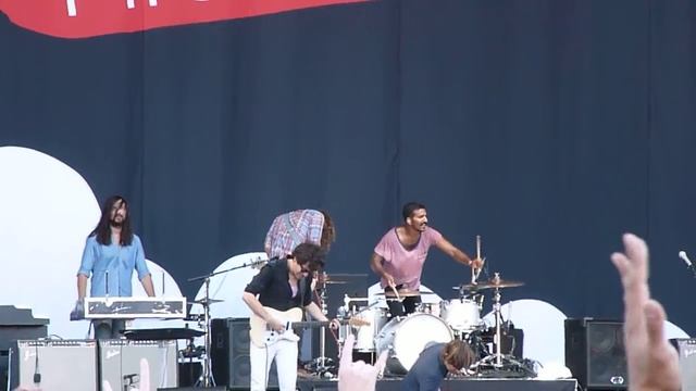 Phoenix - Thomas Mars Crowdsurfing смотреть онлайн