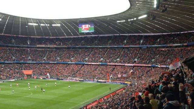 "Альянц Арена" (нем. Allianz Arena), Мюнхен (Германия)