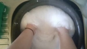 ASMR #sponges 🧽 #rinsing /полоскание губок#асмр #asmr #spongesqueeze