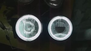 Ангельские глазки BMW E34 газоразрядные из китая (не светодиодные)