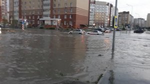 Тюмень затопило после дождя. 21 июля 2019. Ураган в Тюмени. Улицы Артамонова и Гольцова
