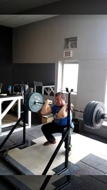 136 kg ( 300 lbs ) - 3X - Front Squat - M55, 94kg class смотреть онлайн