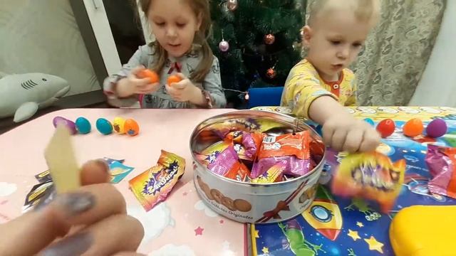 Треснутые 2 из магазина Дикси. Собираем коллекцию.