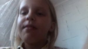 В траве сидела саранча и пела песню ча ча ча
