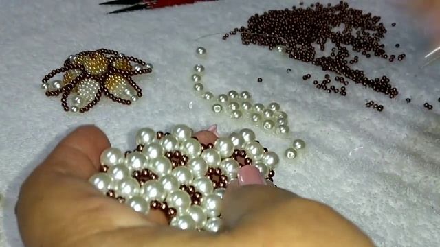 TAMANCO RENDA FRANCESA COM FLOR DE PÉROLAS CRAQUELADAS,E DICAS смотреть онлайн