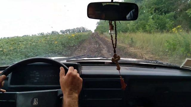 В 2022 на нашу пасеку доехать можна только на тольяттинском " вездеходе"- на первом джипе в СССР. смотреть онлайн