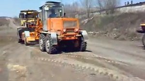 Кировец тянет грейдер ч1 07052008