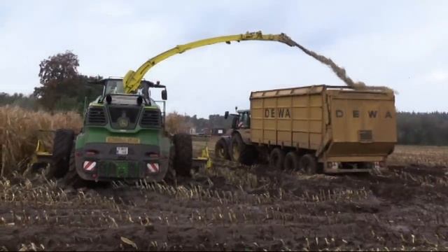 Maïs 2023 | John Deere 9700 met dubbellucht in de modder | John Deere met Dewa 3 asser vast смотреть онлайн
