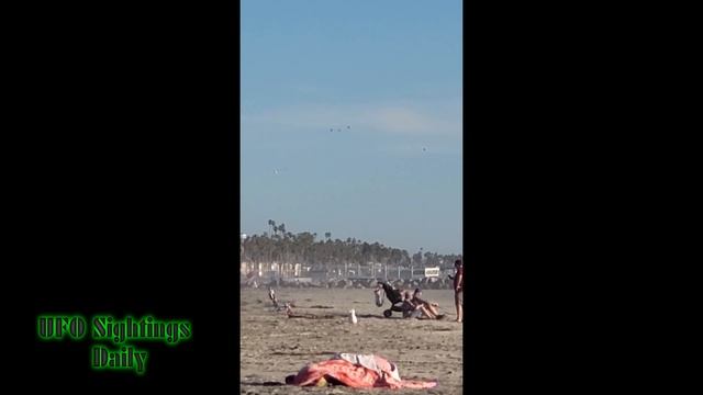 Four UFOs Over Ocean Side Beach, California on Nov 5, 2022, UFO Sighting News. смотреть онлайн