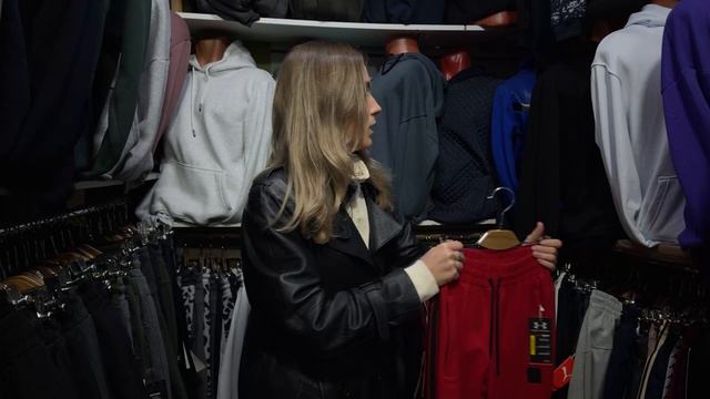 ЛИЗА ГУСЕВСКАЯ: питерский винтаж и стрит-стайл недели моды с рынка в Петербурге смотреть онлайн