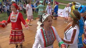 Марийский танец . Радуют Магашлы-Алмантаевские девочки. .Видео  Василия Хайбуллина