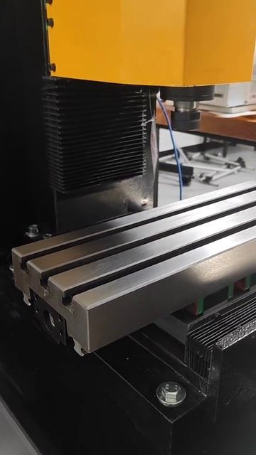 CTMACH небольшой сверлильно-фрезерный станок с ЧПУ #shorts смотреть онлайн