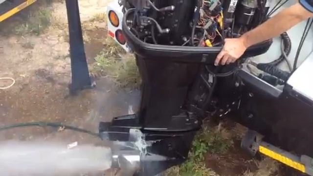 Mercury 200 V6 sound смотреть онлайн