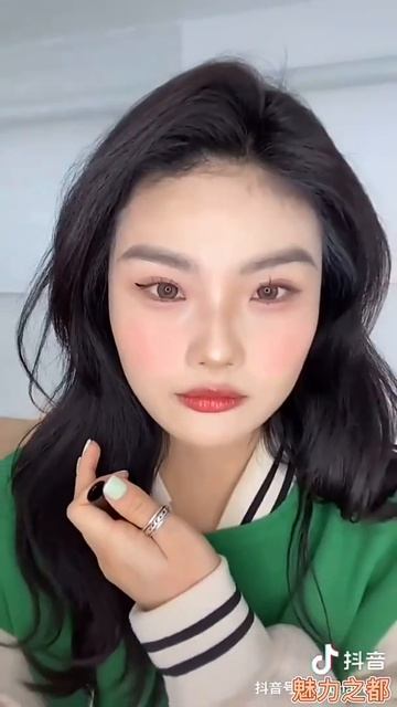 Подводка для глаз с треугольным штампиком смотреть онлайн