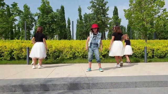 "Устала" Аврора Папуша Шоу-группа "Космос" #песнидлядетей смотреть онлайн