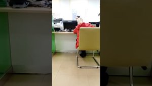 есть у меня один маленький апельсин.. маленький гнилой апельсиньчик мой.. вот его я съел стал он мо