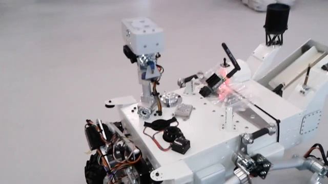 Replica Mars Rover Curiosity with Arduino смотреть онлайн