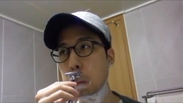 Shaving with Merkur 30C Chrome Black Structured Handle Razor смотреть онлайн