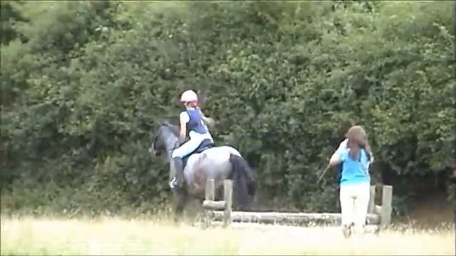 XC schooling 2010 Tina, Holly, Ella; Comet and Kingston смотреть онлайн