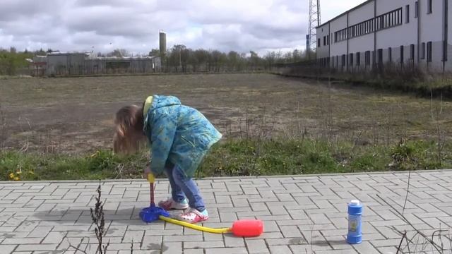 Seifenblasenrakete 🚀 Bubble - Rocket 🚀 Seifenblasen aus einer Rakete? | Pustefix смотреть онлайн