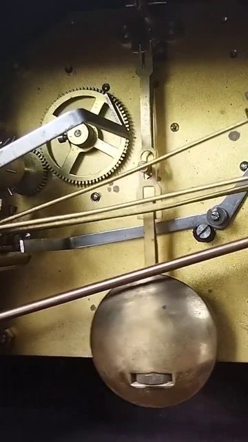 Работа механизма Каминных немецких часов с четвертным боем смотреть онлайн