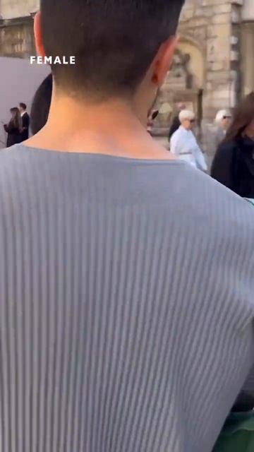 Florence Pugh Stuns at Valentino SS24 Show | Fashion Highlights смотреть онлайн