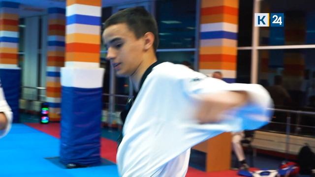 Учимся приемам тхэквондо с призерами первенства России. КУРС МОЛОДОГО СПОРТСМЕНА смотреть онлайн