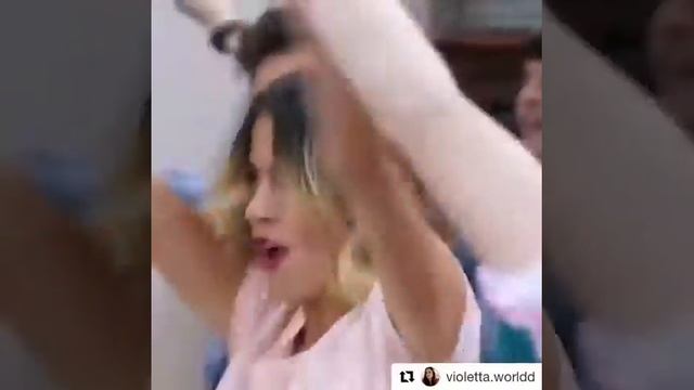 Виолетта. Песня En gira смотреть онлайн