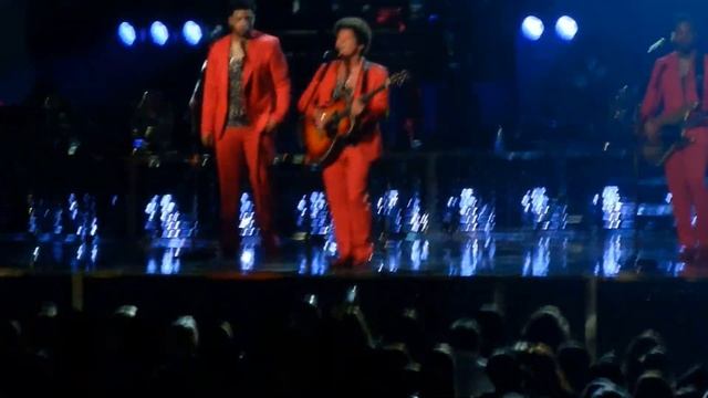 Bruno Mars 6/24/13 Wells Fargo Center Philadelphia - Young Girls смотреть онлайн