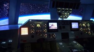 Полет космического корабля Буран вокруг земли, из кабины макета корабля установленного на ВДНХ