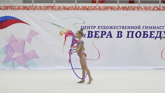 Выступление Полюшки с обручем на соревнованиях "Сибирские звезды". Март 2024 смотреть онлайн