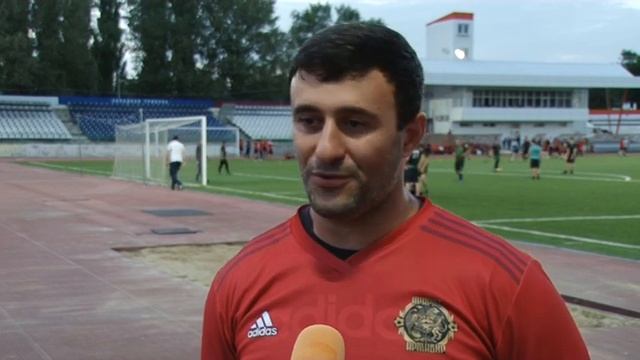 В Армавире 8 любительских команд стали участниками футбольного турнира смотреть онлайн