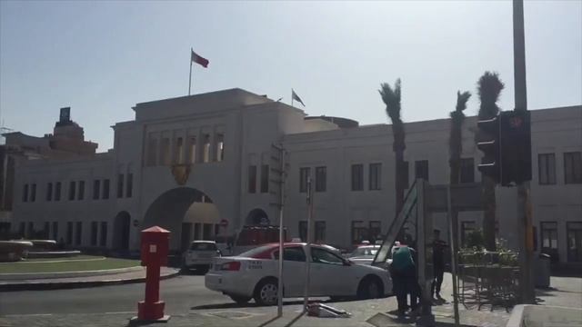 Follow Me Around; LUSH + SOUQ смотреть онлайн