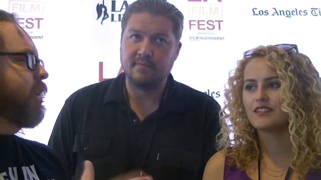 Comet (2014) movie review by MovieManCHAD, Derek Easley & Adelle of Roll Credits смотреть онлайн