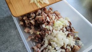 Селёдка под шубой с яйцом. Внеси немного разнообразия!