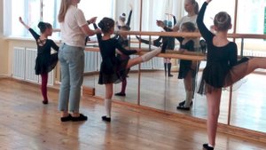 Открытый урок по классическому танцу 1 класс, ДШИ г.Кобрин.