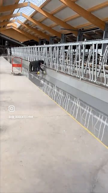 Futtertisch Beschichtung Epoxidharz in RAL 7037 Staubgrau смотреть онлайн