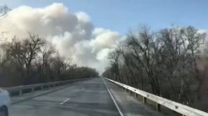 Облако дыма движется на Ростов