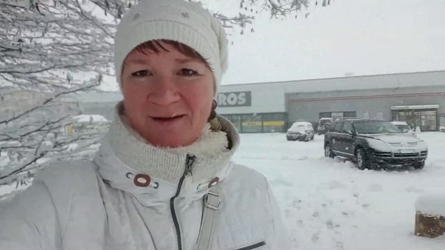 ОПАСАЮТСЯ СНЕГА🙈МАШИНА В ПОРЯДКЕ👍😃ЗАШЛА И ОФИГЕЛА🐈🤪ГАЛИНКА ИТАЛИЯ🌲🇮🇹 смотреть онлайн