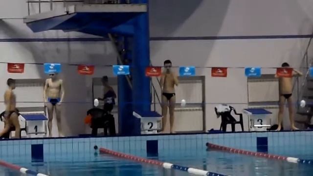 Котенко Кирилл (5я дорожка) плывёт 50 батт за 33.08 смотреть онлайн