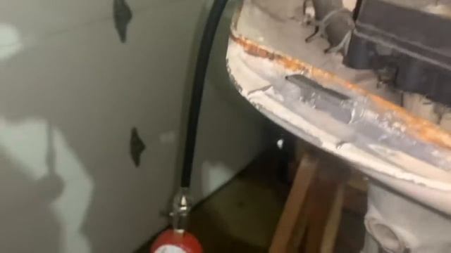 1958 Fat 50hp Johnson - Compression & Spark Check - Will it Run? - Part 1 смотреть онлайн