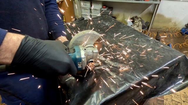 что внутри бензобак мотороллер Тулица , #муравей #реставрация #ретро смотреть онлайн