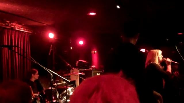 It's Late - Gunpowder Gelatine смотреть онлайн