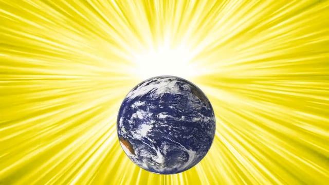 Планета в свете Солнца смотреть онлайн